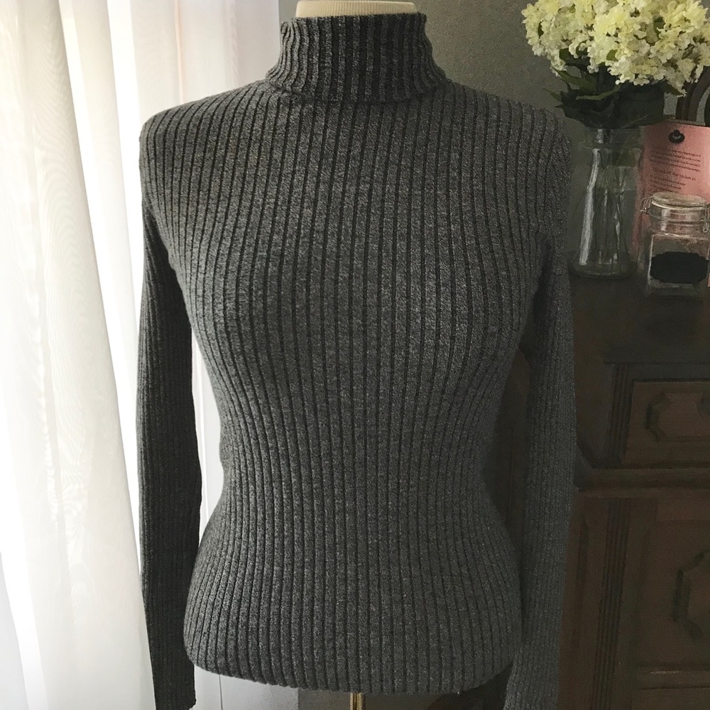 Express Heathered Gray Turtleneck